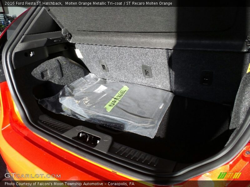 Molten Orange Metallic Tri-coat / ST Recaro Molten Orange 2016 Ford Fiesta ST Hatchback