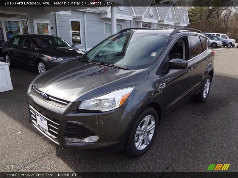 Magnetic Metallic / Charcoal Black 2016 Ford Escape SE 4WD