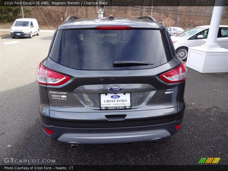 Magnetic Metallic / Charcoal Black 2016 Ford Escape SE 4WD