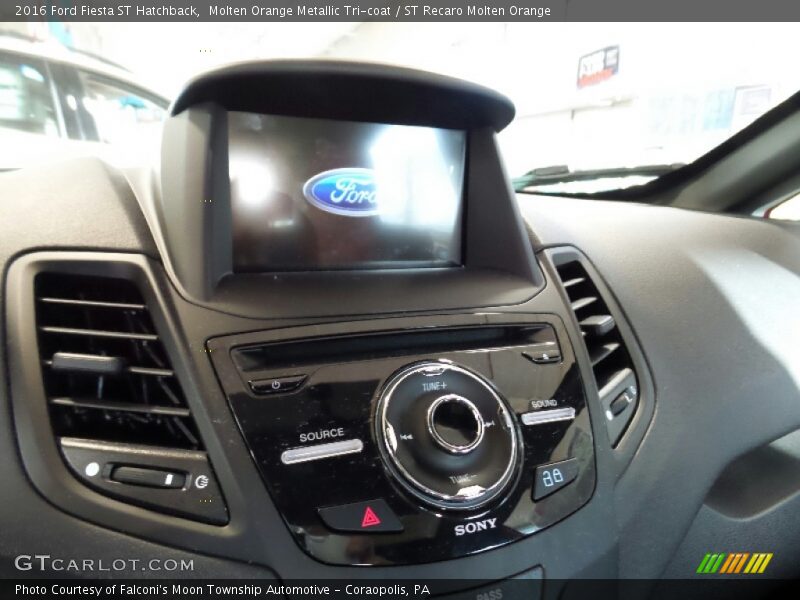 Molten Orange Metallic Tri-coat / ST Recaro Molten Orange 2016 Ford Fiesta ST Hatchback