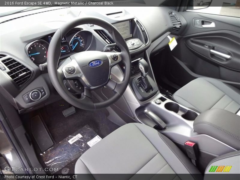 Magnetic Metallic / Charcoal Black 2016 Ford Escape SE 4WD