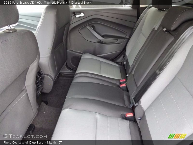 Magnetic Metallic / Charcoal Black 2016 Ford Escape SE 4WD
