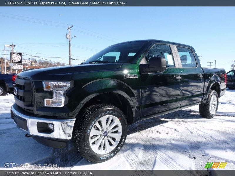 Front 3/4 View of 2016 F150 XL SuperCrew 4x4
