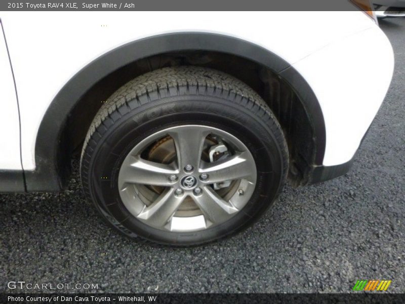 Super White / Ash 2015 Toyota RAV4 XLE