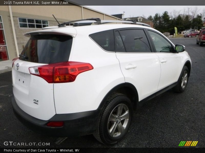 Super White / Ash 2015 Toyota RAV4 XLE