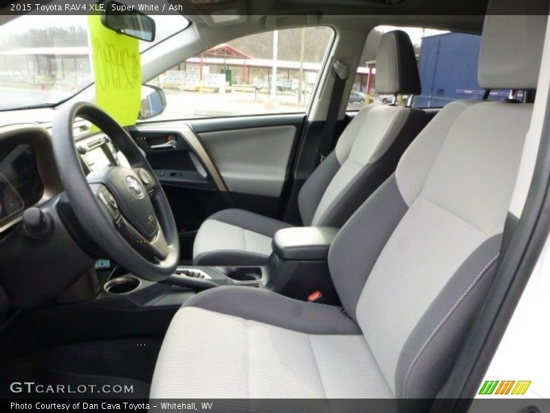 Super White / Ash 2015 Toyota RAV4 XLE