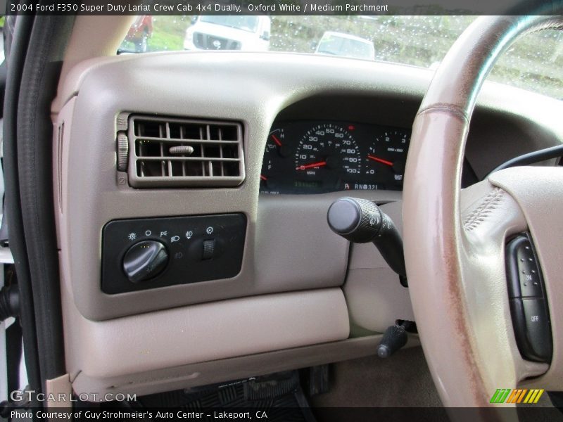 Oxford White / Medium Parchment 2004 Ford F350 Super Duty Lariat Crew Cab 4x4 Dually