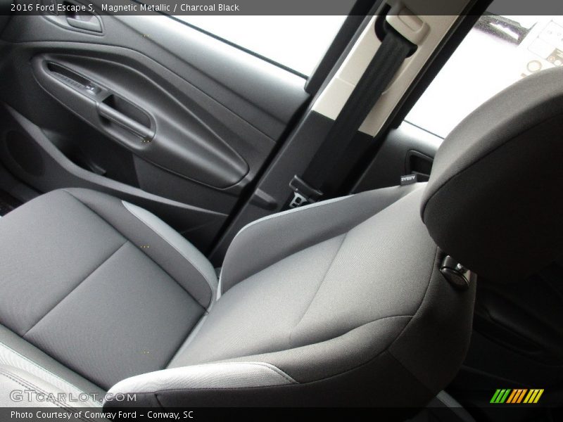 Magnetic Metallic / Charcoal Black 2016 Ford Escape S