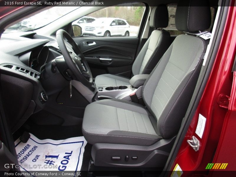 Ruby Red Metallic / Charcoal Black 2016 Ford Escape SE