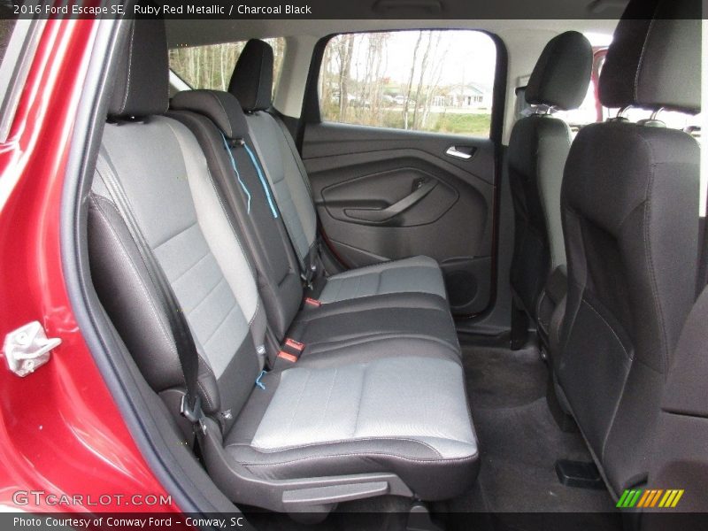 Ruby Red Metallic / Charcoal Black 2016 Ford Escape SE