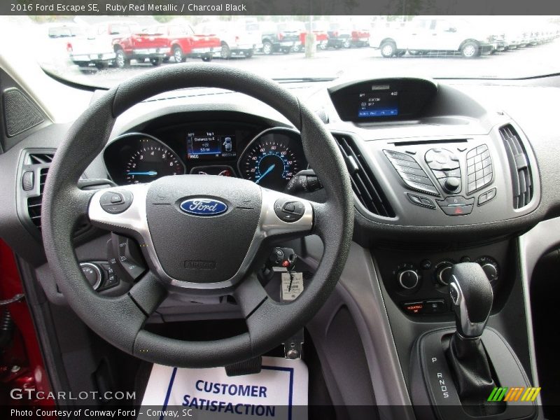 Ruby Red Metallic / Charcoal Black 2016 Ford Escape SE