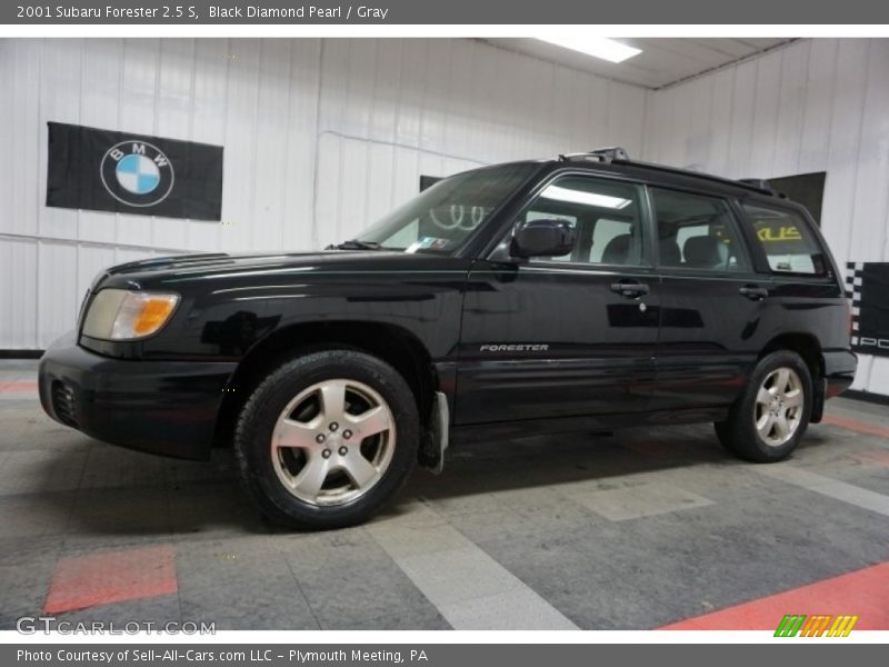 Black Diamond Pearl / Gray 2001 Subaru Forester 2.5 S