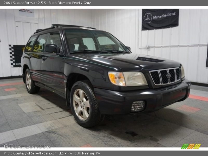 Black Diamond Pearl / Gray 2001 Subaru Forester 2.5 S
