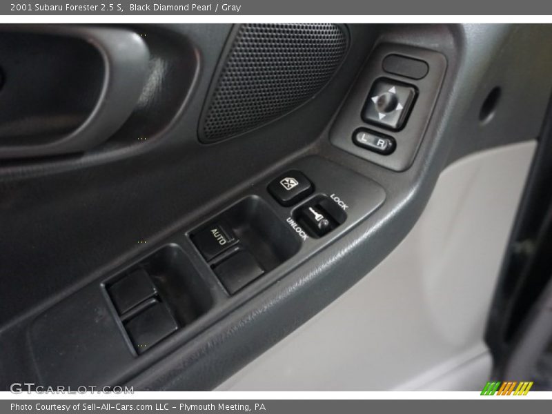 Black Diamond Pearl / Gray 2001 Subaru Forester 2.5 S