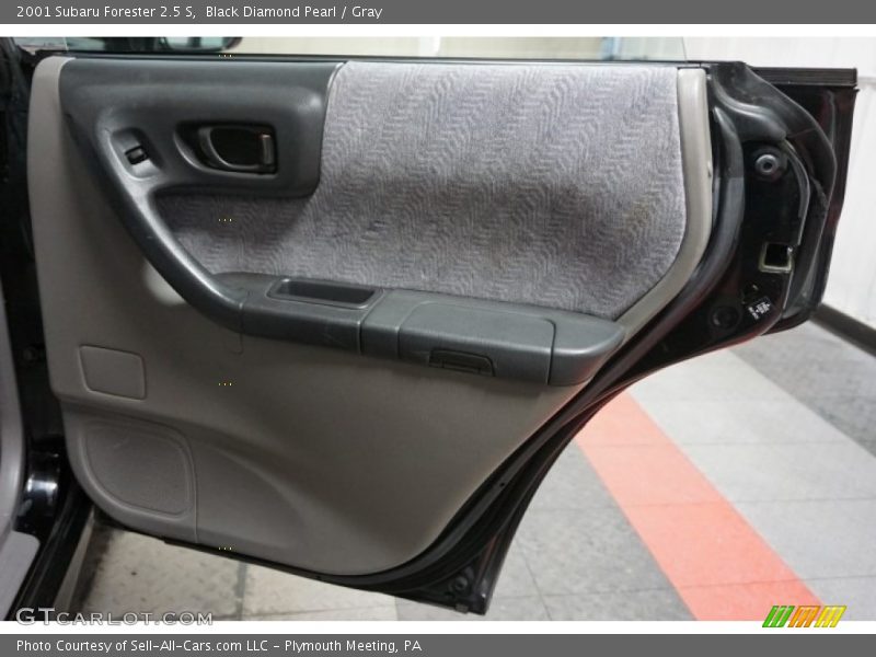 Black Diamond Pearl / Gray 2001 Subaru Forester 2.5 S