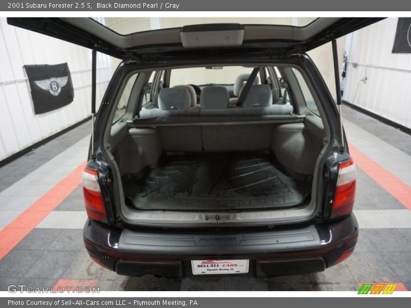 Black Diamond Pearl / Gray 2001 Subaru Forester 2.5 S