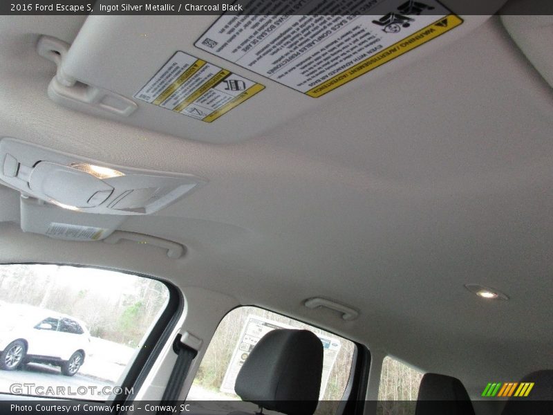 Ingot Silver Metallic / Charcoal Black 2016 Ford Escape S