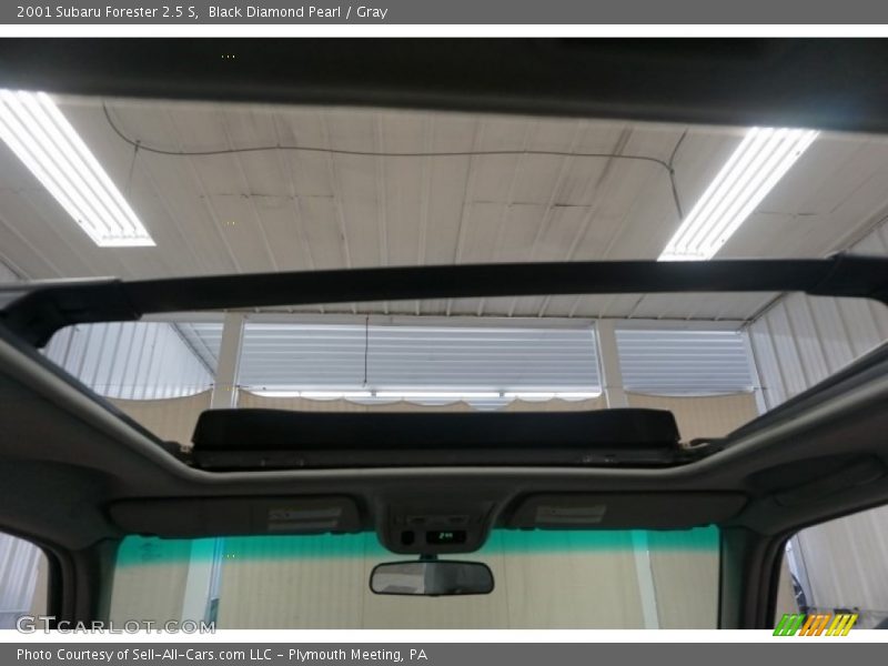 Black Diamond Pearl / Gray 2001 Subaru Forester 2.5 S