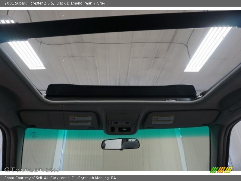 Black Diamond Pearl / Gray 2001 Subaru Forester 2.5 S