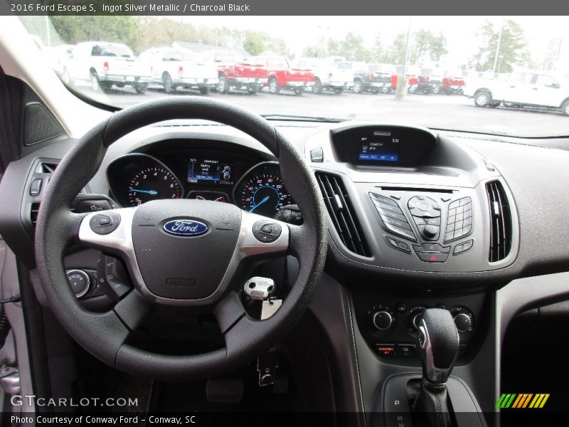 Ingot Silver Metallic / Charcoal Black 2016 Ford Escape S