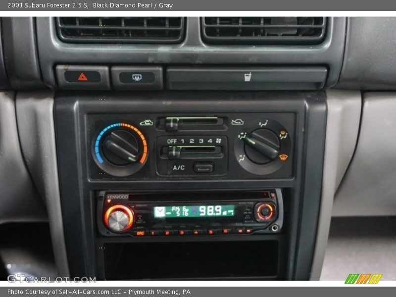 Black Diamond Pearl / Gray 2001 Subaru Forester 2.5 S