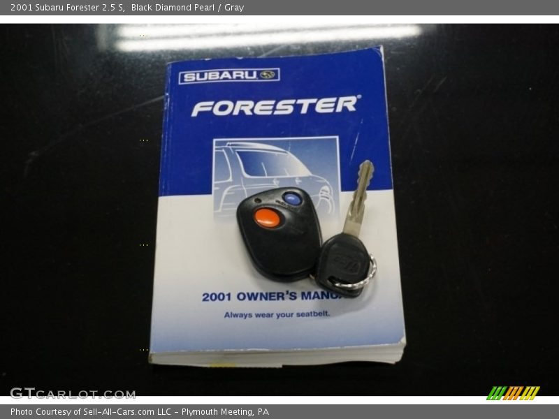 Black Diamond Pearl / Gray 2001 Subaru Forester 2.5 S