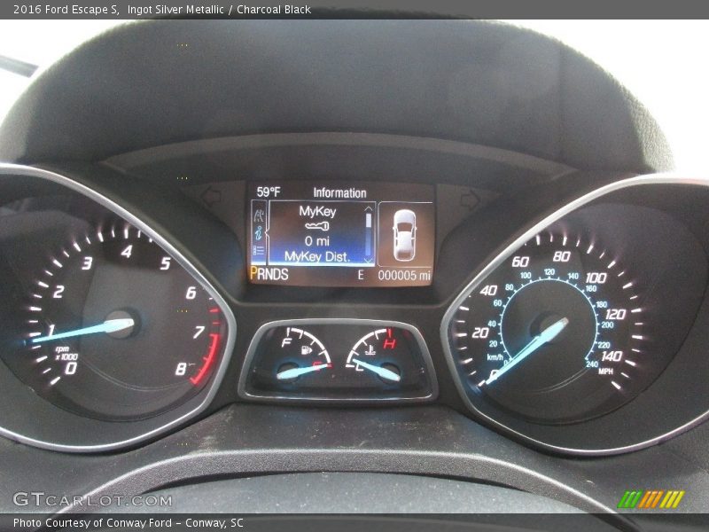 Ingot Silver Metallic / Charcoal Black 2016 Ford Escape S
