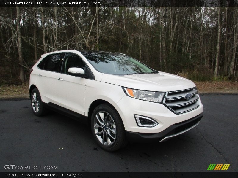 Front 3/4 View of 2016 Edge Titanium AWD