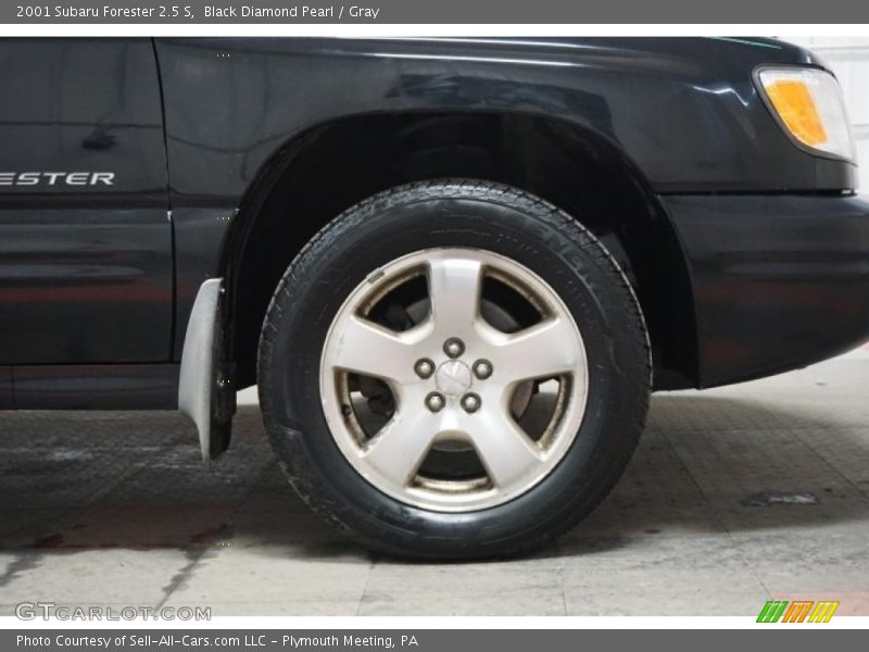 Black Diamond Pearl / Gray 2001 Subaru Forester 2.5 S