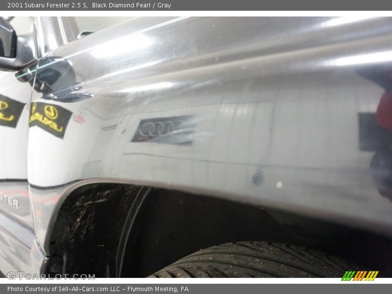 Black Diamond Pearl / Gray 2001 Subaru Forester 2.5 S