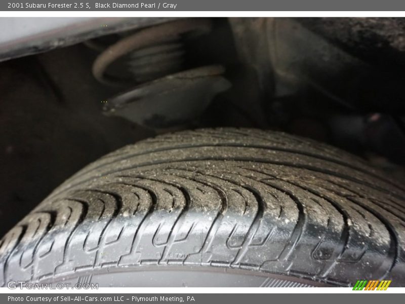 Black Diamond Pearl / Gray 2001 Subaru Forester 2.5 S