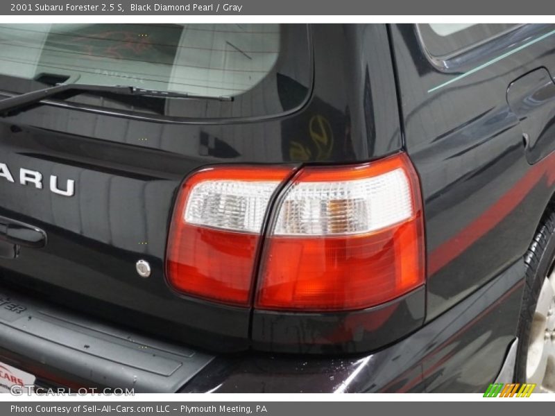 Black Diamond Pearl / Gray 2001 Subaru Forester 2.5 S