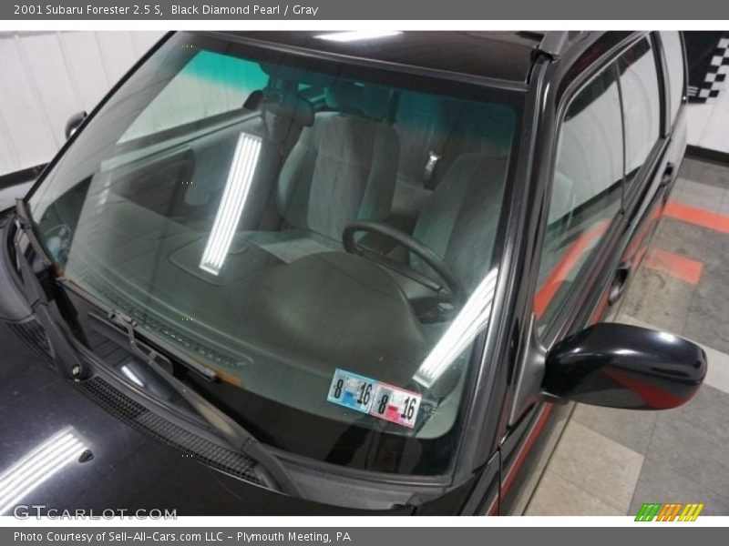 Black Diamond Pearl / Gray 2001 Subaru Forester 2.5 S
