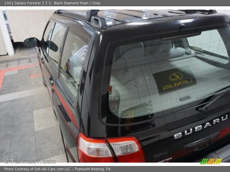 Black Diamond Pearl / Gray 2001 Subaru Forester 2.5 S