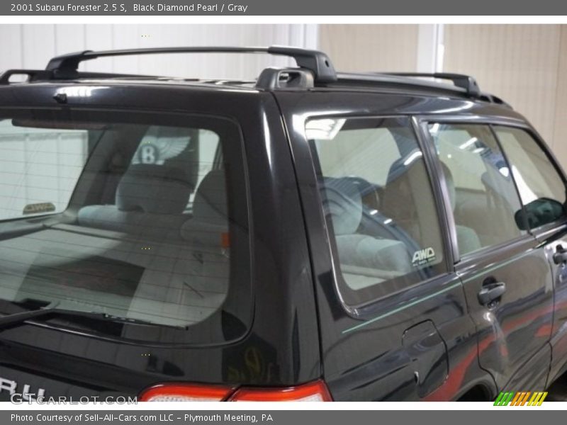 Black Diamond Pearl / Gray 2001 Subaru Forester 2.5 S