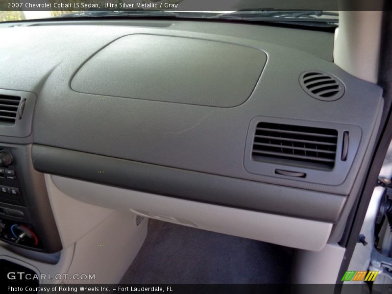 Ultra Silver Metallic / Gray 2007 Chevrolet Cobalt LS Sedan