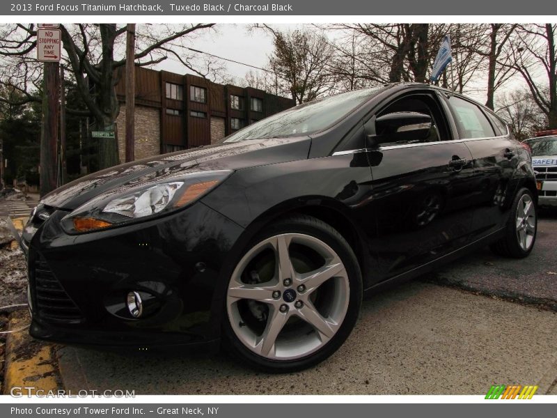 Tuxedo Black / Charcoal Black 2013 Ford Focus Titanium Hatchback