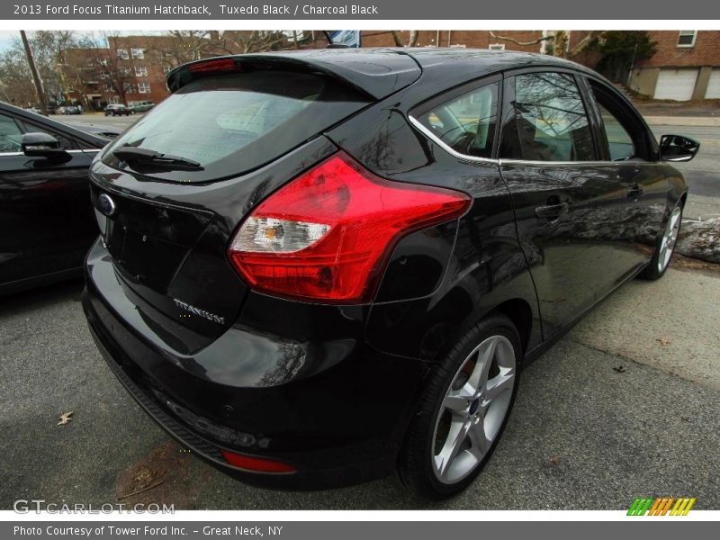 Tuxedo Black / Charcoal Black 2013 Ford Focus Titanium Hatchback