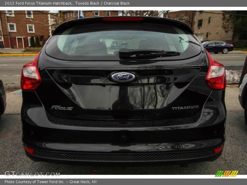 Tuxedo Black / Charcoal Black 2013 Ford Focus Titanium Hatchback