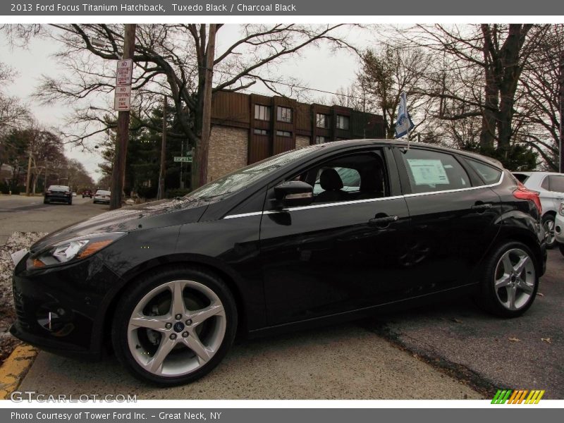 Tuxedo Black / Charcoal Black 2013 Ford Focus Titanium Hatchback