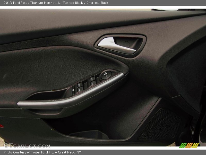Tuxedo Black / Charcoal Black 2013 Ford Focus Titanium Hatchback