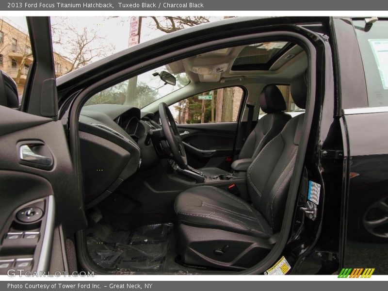 Tuxedo Black / Charcoal Black 2013 Ford Focus Titanium Hatchback