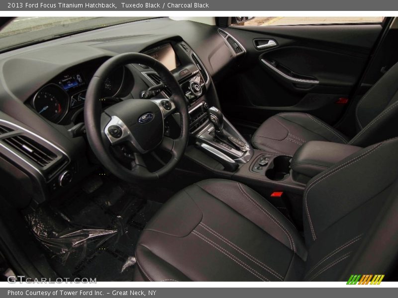 Tuxedo Black / Charcoal Black 2013 Ford Focus Titanium Hatchback