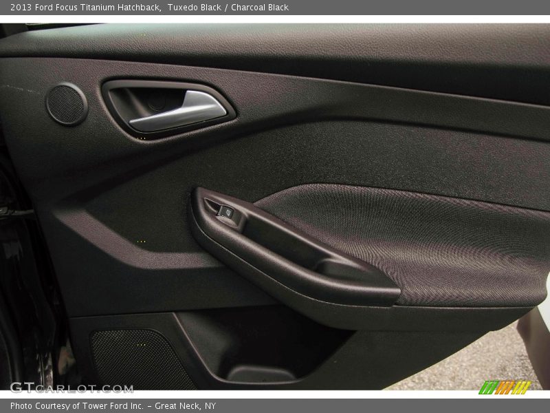 Tuxedo Black / Charcoal Black 2013 Ford Focus Titanium Hatchback