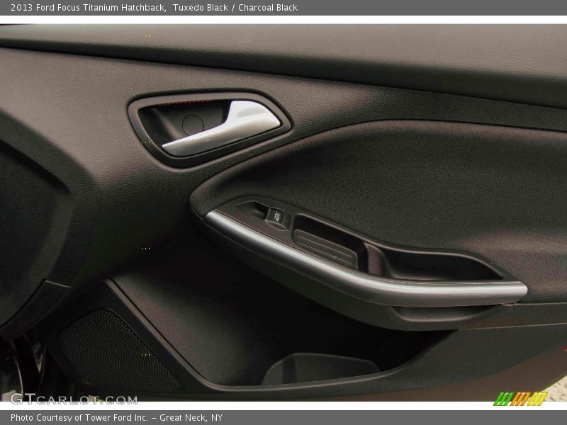Tuxedo Black / Charcoal Black 2013 Ford Focus Titanium Hatchback