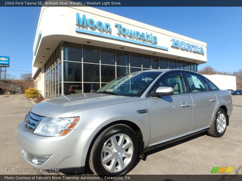 Brilliant Silver Metallic / Medium Light Stone 2009 Ford Taurus SE