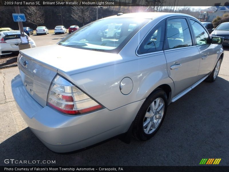 Brilliant Silver Metallic / Medium Light Stone 2009 Ford Taurus SE