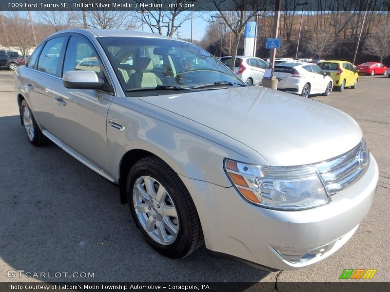 Brilliant Silver Metallic / Medium Light Stone 2009 Ford Taurus SE