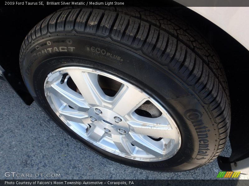 Brilliant Silver Metallic / Medium Light Stone 2009 Ford Taurus SE