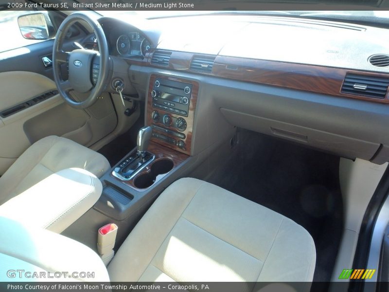 Brilliant Silver Metallic / Medium Light Stone 2009 Ford Taurus SE